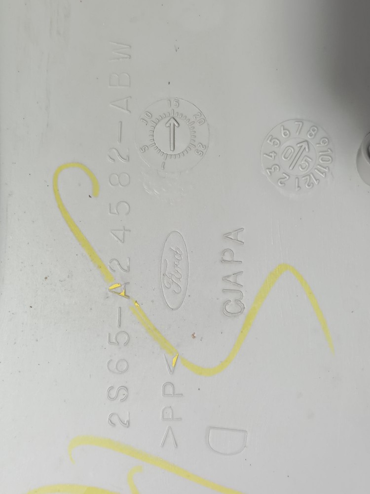 Moldura Coluna Direita Ford Fiesta 2004 4