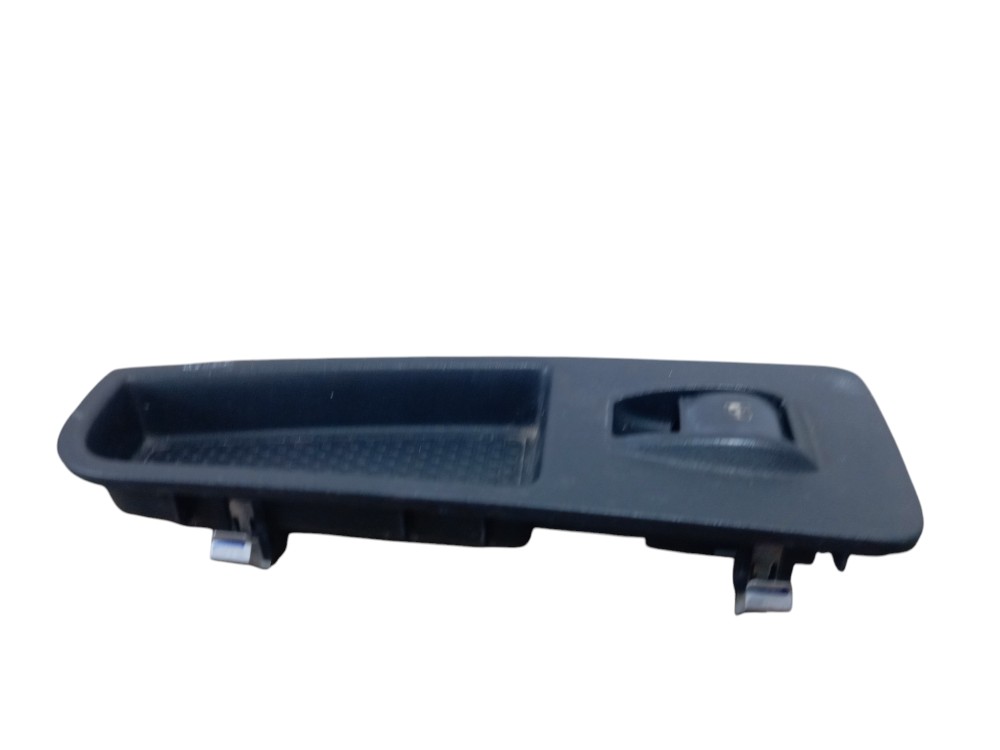 Botão Moldura Vidro Dianteiro Direito Fiat Punto 2010
