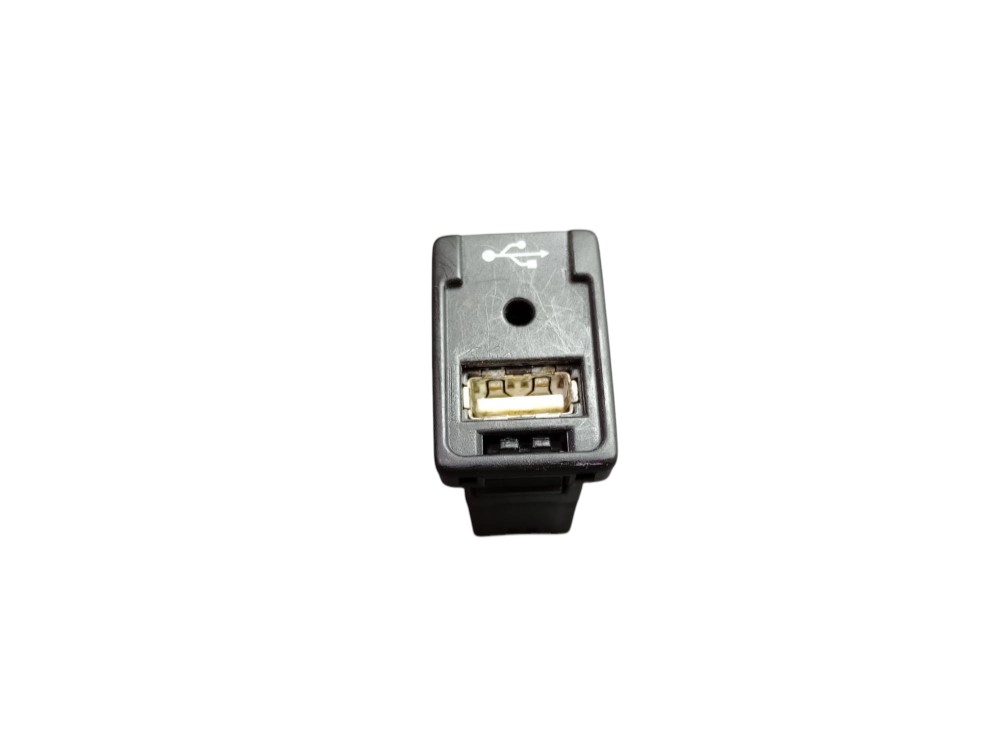 Tomada Usb Hilux Sw4 2.8 2019