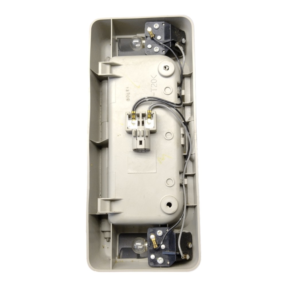 Lanterna Teto Porta Óculos Hilux 2019 8