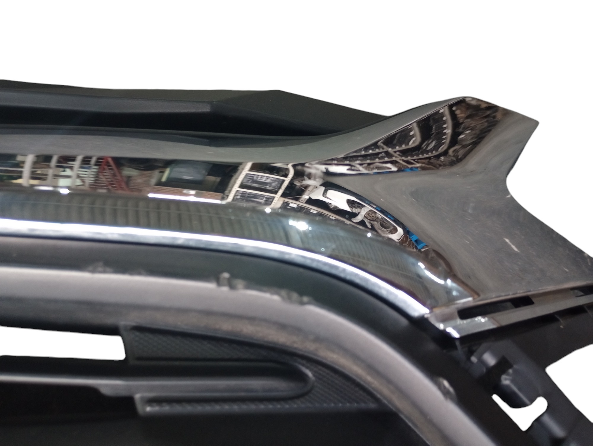 Grade Central Para-choque Gm Tracker 2024 Com Detalhe 6