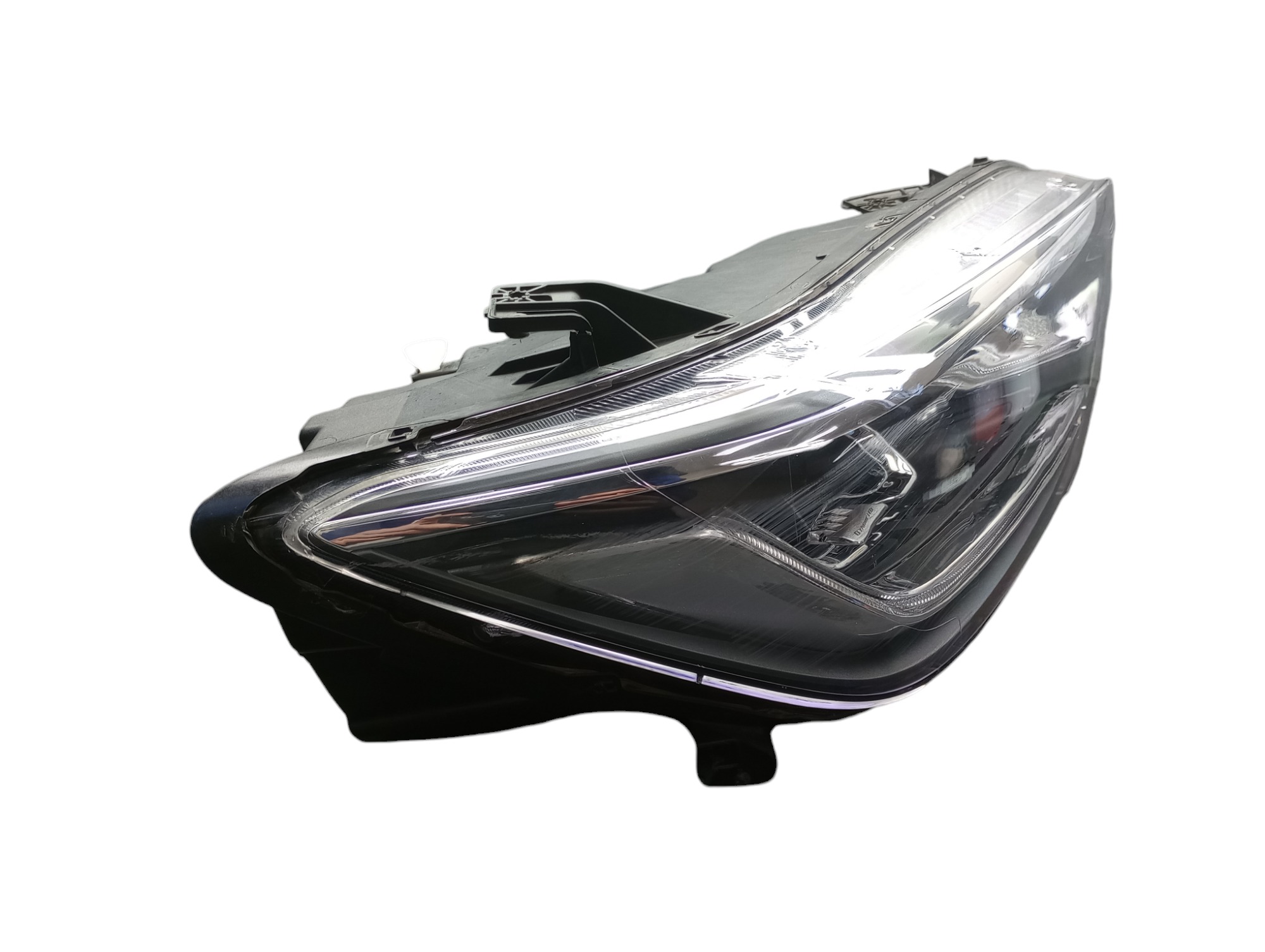 Farol Lado Direito Gm Tracker 2024 3