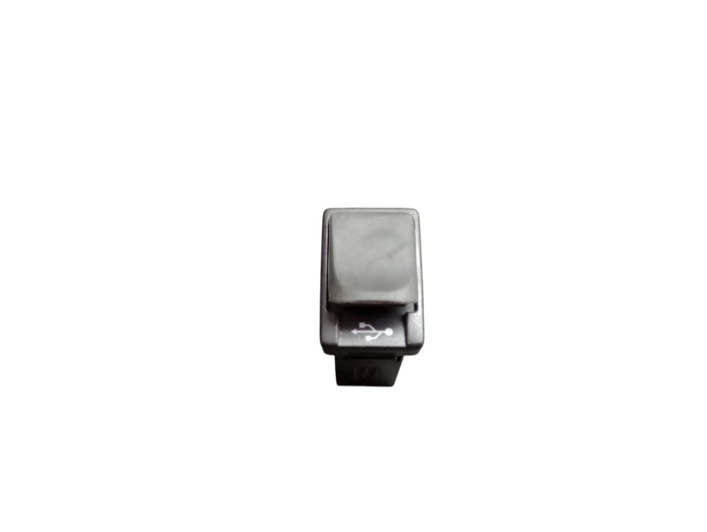 Tomada Usb Hilux Sw4 2.8 2019 4