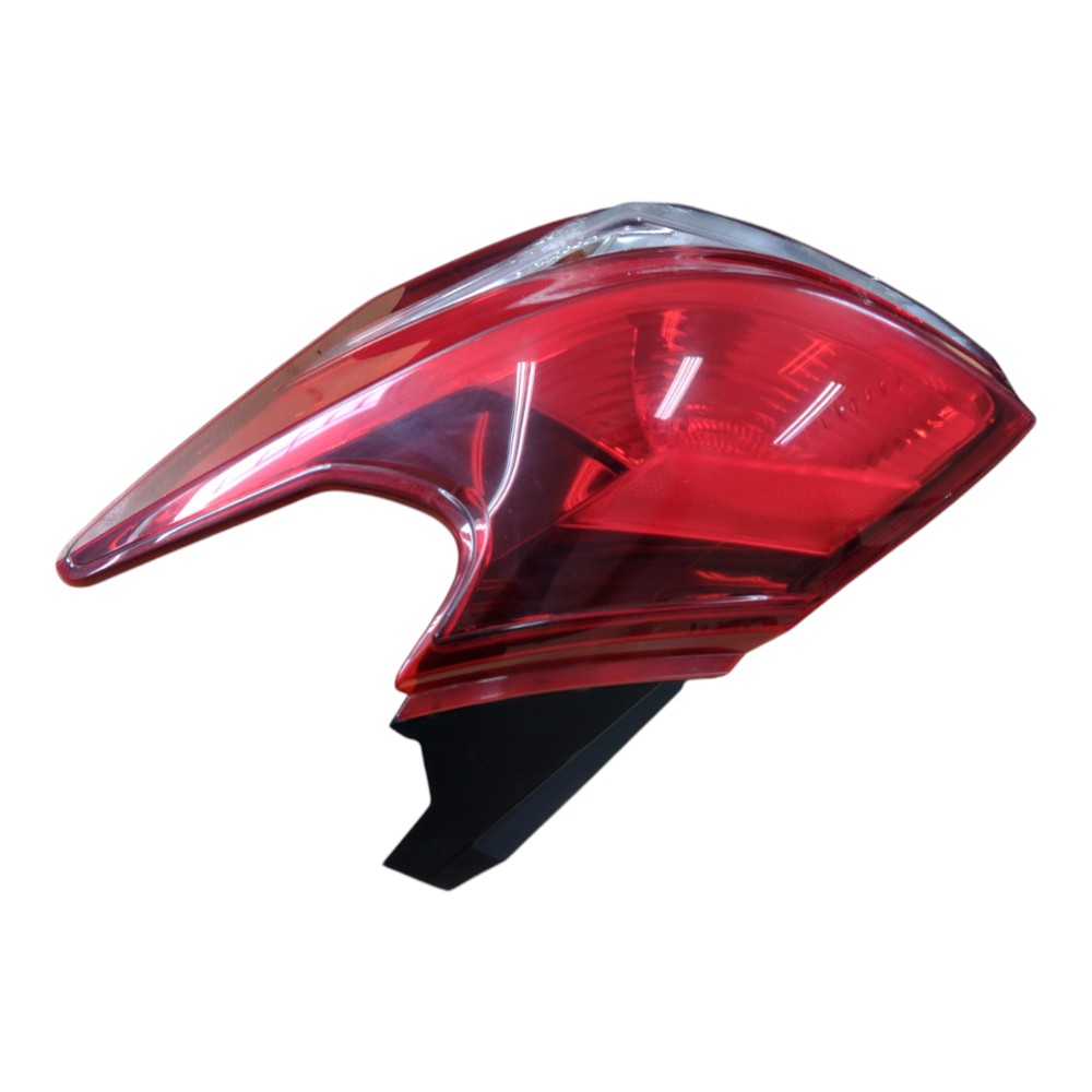 Farol T.d Nissan Kicks 2021 Com Detalhe Direito/passageiro Direito/passageiro 3