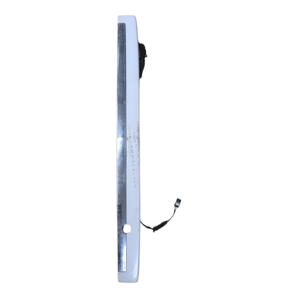 Moldura Luz Placa Traseira Kua Sorento 2009 Com Detalhe 2