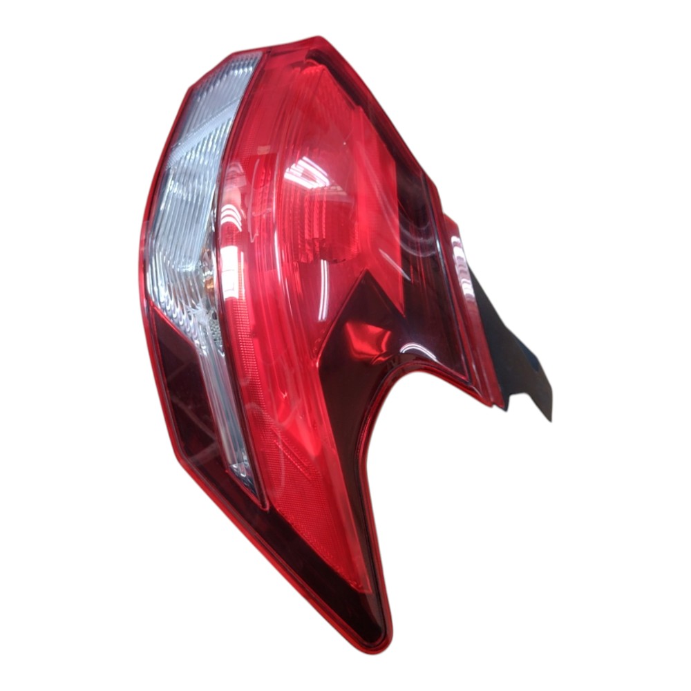 Farol T.d Nissan Kicks 2021 Com Detalhe Direito/passageiro Direito/passageiro 2