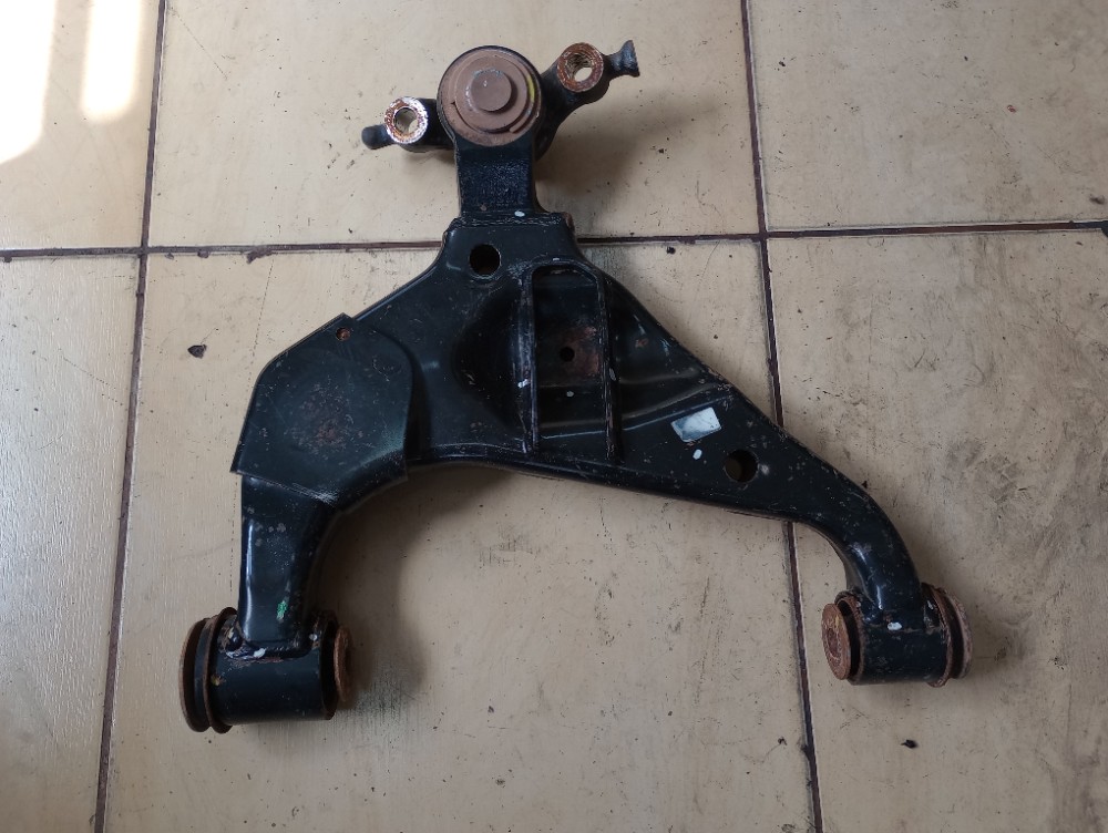 Bandeja inferior l.e Hilux 3.0 2009