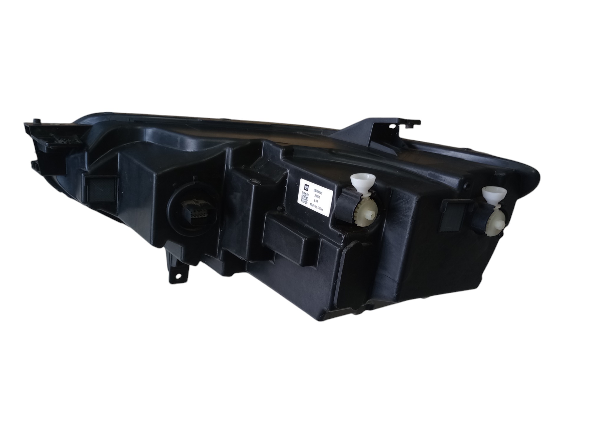 Farol Lado Direito Gm Tracker 2024 7