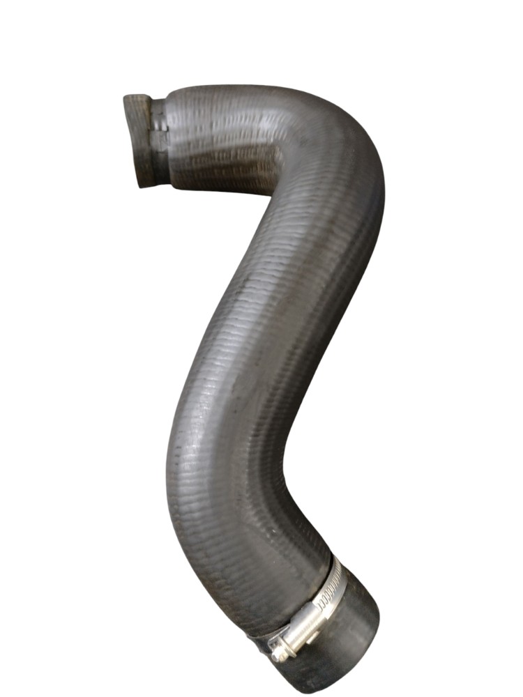 Mangueira Do Intercooler Inferior L.d Trailblazer S10 2.8 20 Preta 2