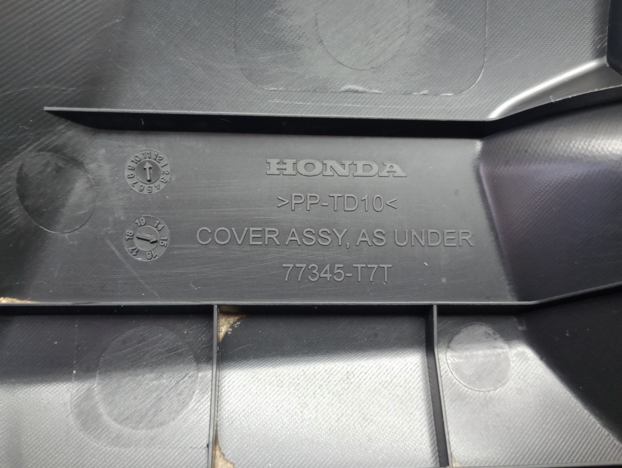Acabamento Inferior Porta Luvas Honda Hrv 2015 6