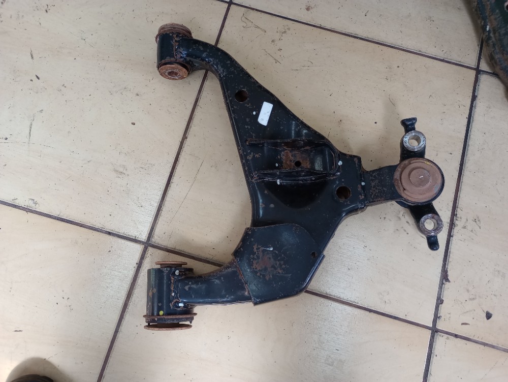Bandeja inferior l.d Hilux 3.0 2009 3