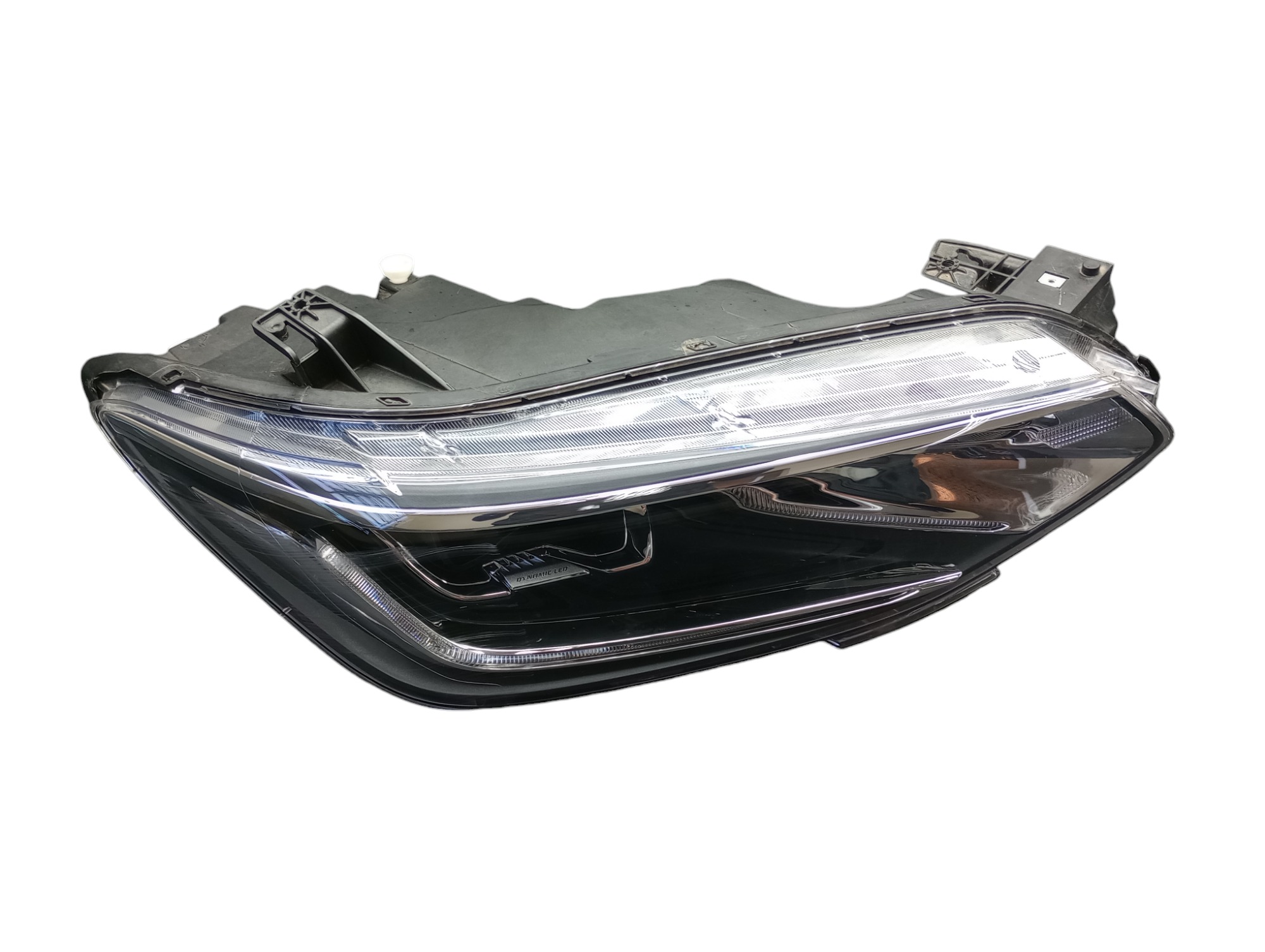 Farol Lado Direito Gm Tracker 2024 4