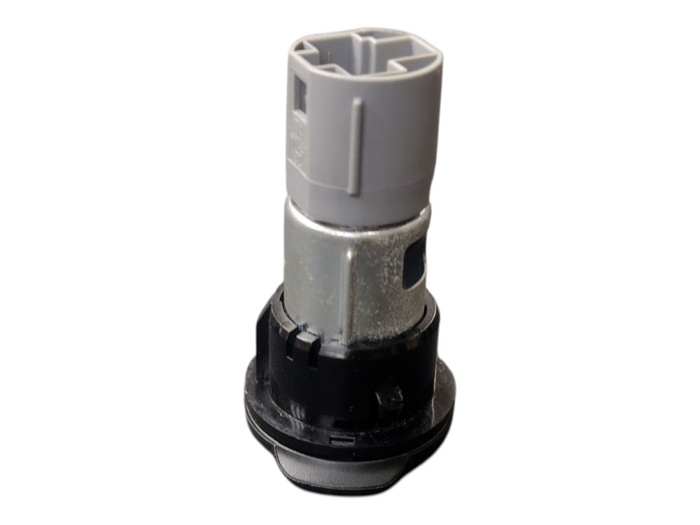Tomada auxiliar 12V porta malas Jeep Compass 2020 6