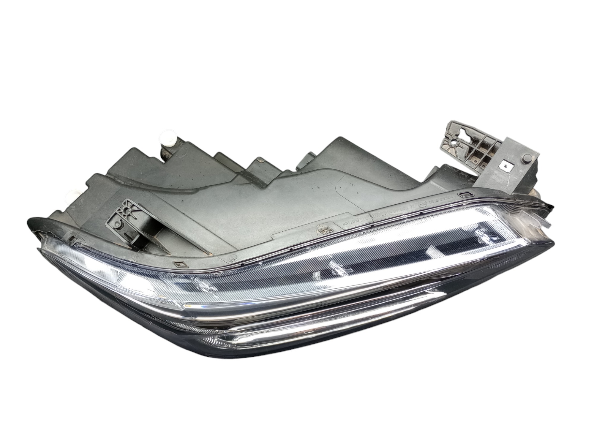 Farol Lado Direito Gm Tracker 2024 2