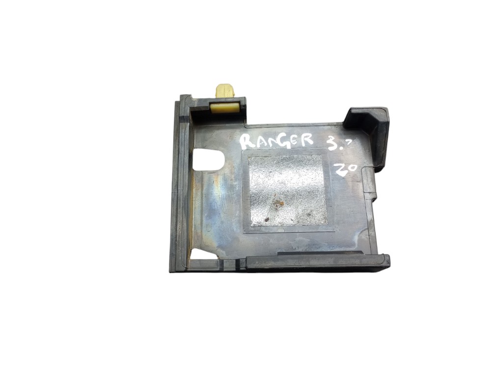 Acabamento capa módulo abs Ford ranger 2020 5