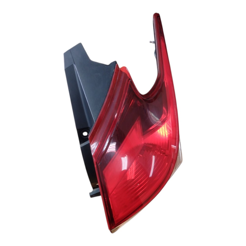 Farol T.d Nissan Kicks 2021 Com Detalhe Direito/passageiro Direito/passageiro 5