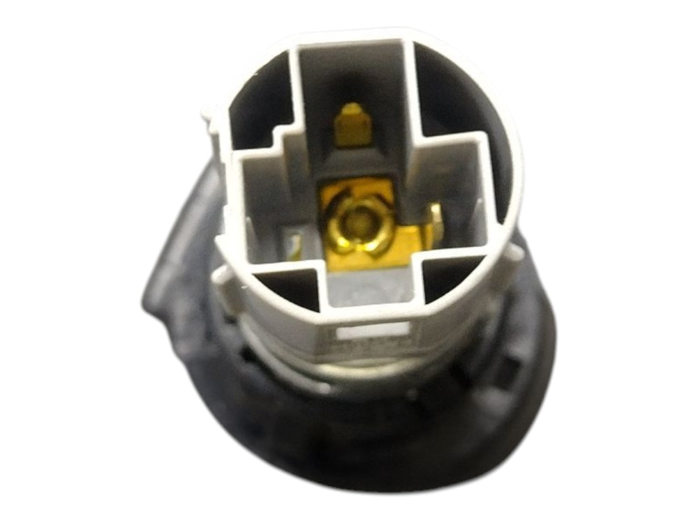 Tomada auxiliar 12V porta malas Jeep Compass 2020 5