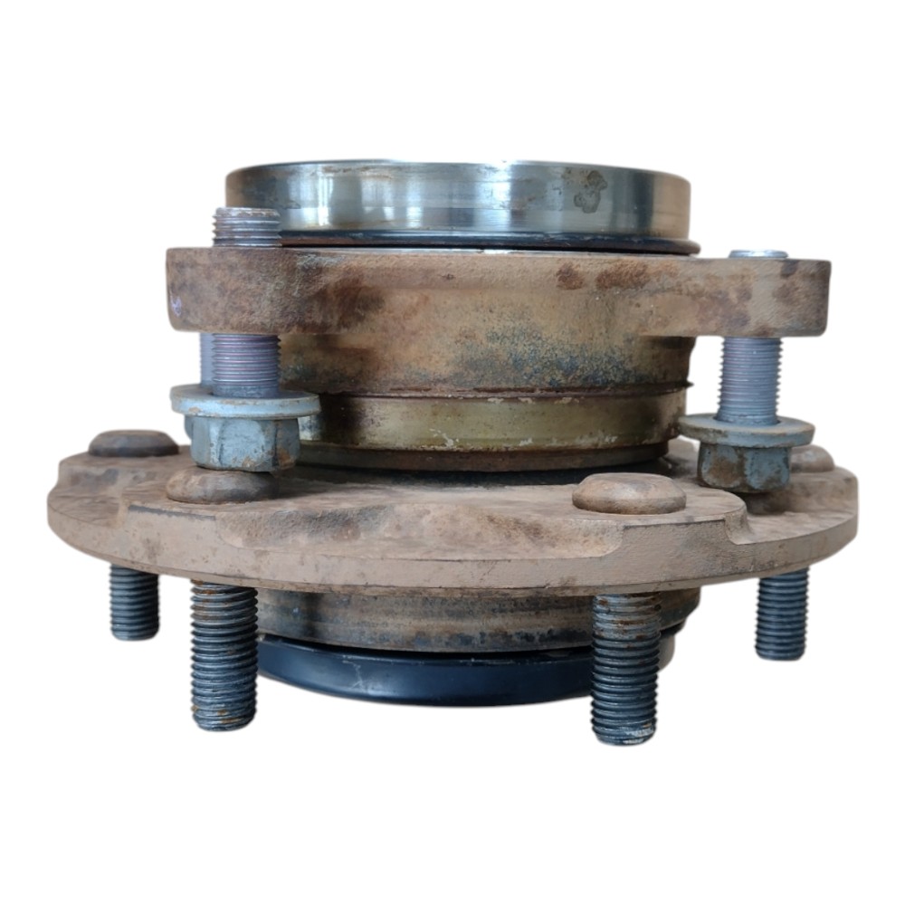 Cubo roda dianteira Hilux 2009 3
