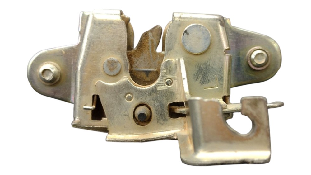 Fechadura Tampa Traseira L.e Hilux 2010 6