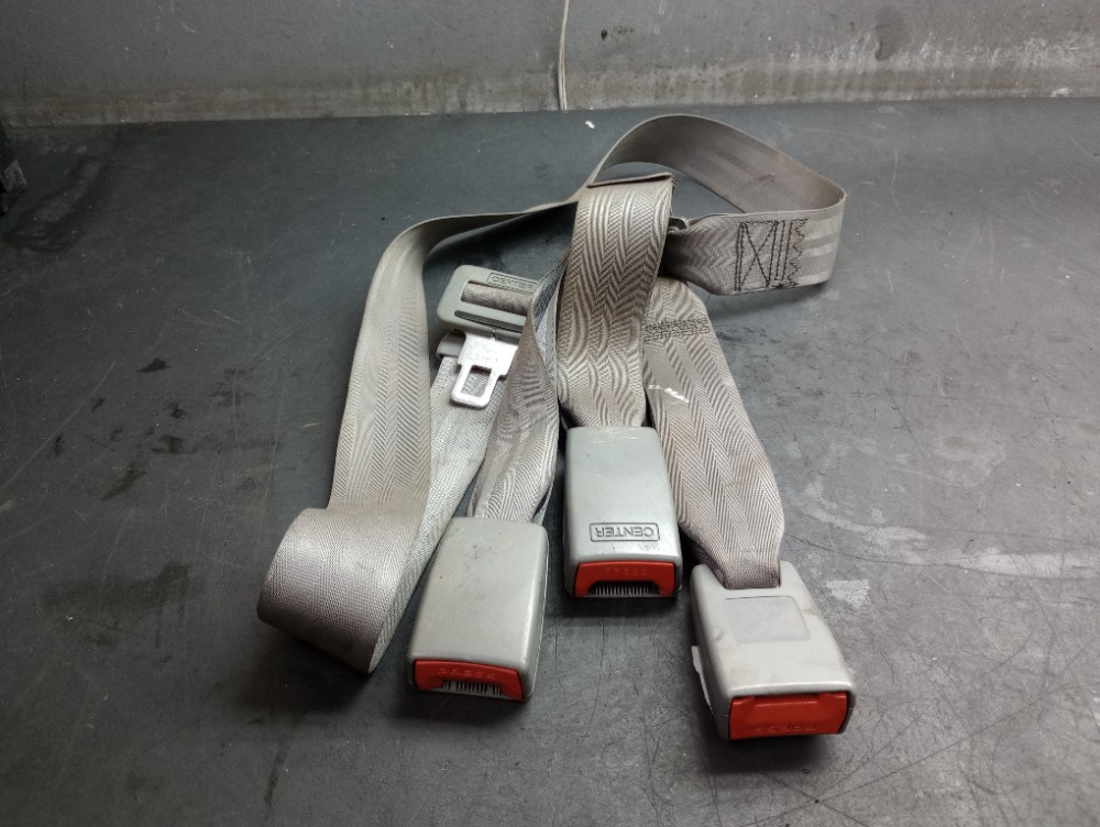 Engate Cinto traseiro Toyota Hilux 3.0 2009