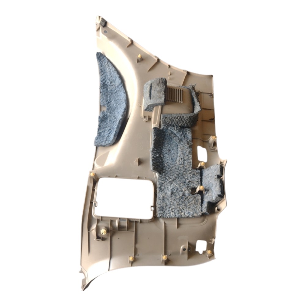 Acabamento interno porta malas LE Hilux SW4 2009 com detalhe 5
