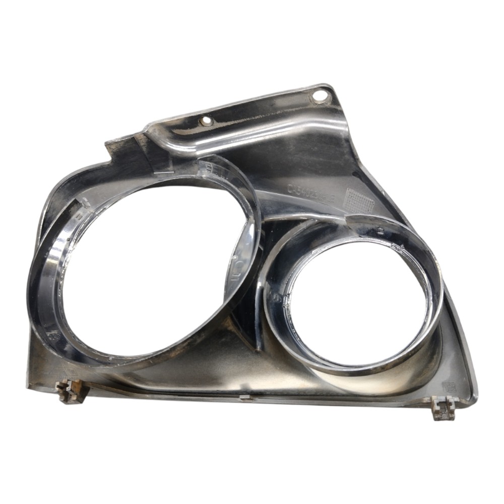 Moldura Farol L.e Pajero Sport 2010 6