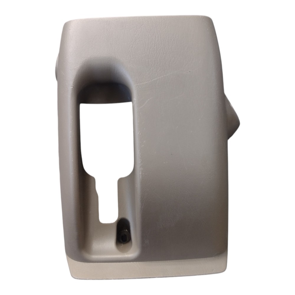 Acabamento coluna inferior Hilux SW4 2009 com detalhe