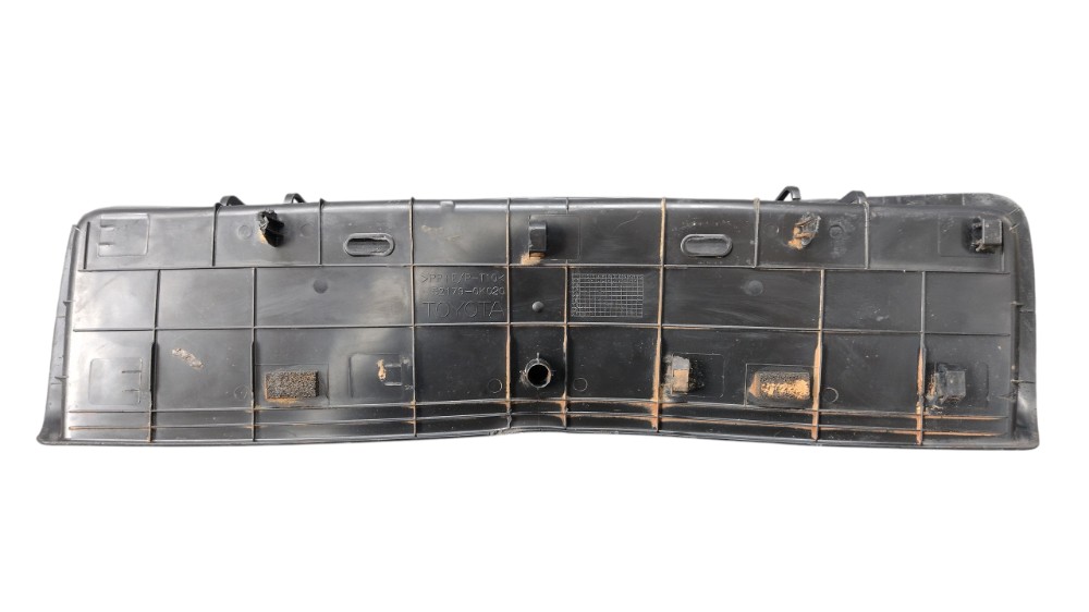 Acabamento Placa Traseira Hilux 2015  Com Detalhe 6