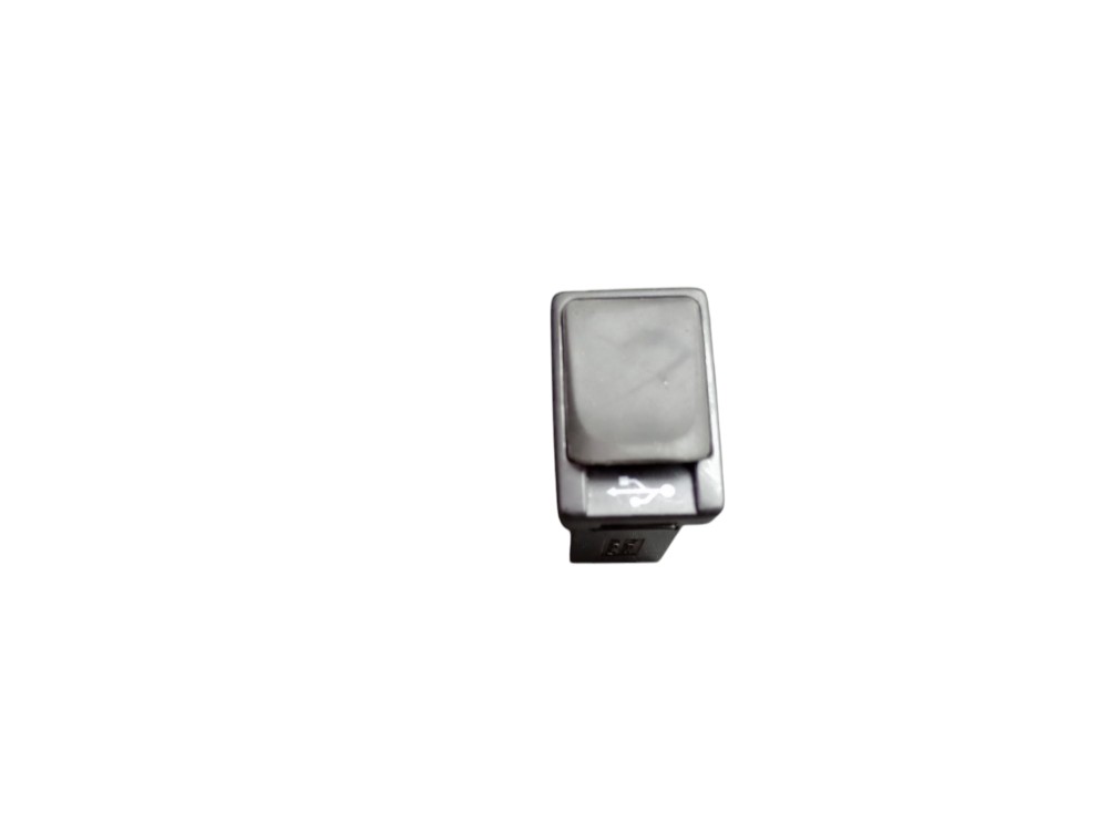 Tomada Usb Hilux Sw4 2.8 2019 2