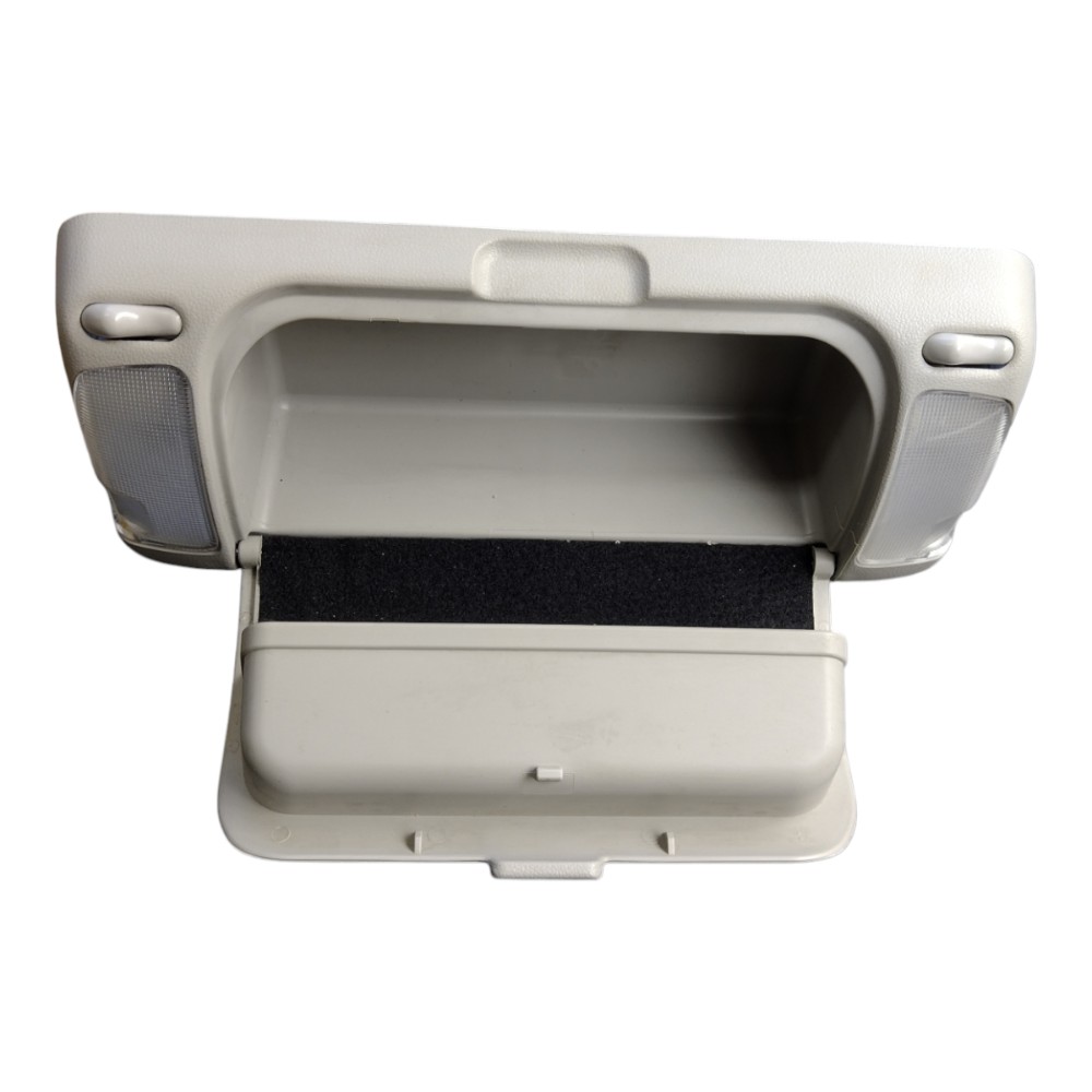 Lanterna teto porta óculos Hilux 2019