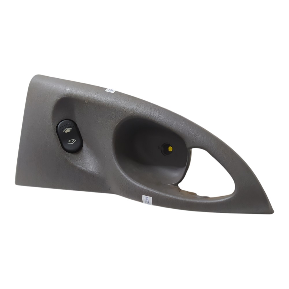 Moldura Com Botão Vidro Traseiro Direito Ford Focus 2001 2