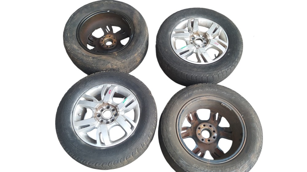 Roda aro 15 Ecosport Avaria balcao V172 2