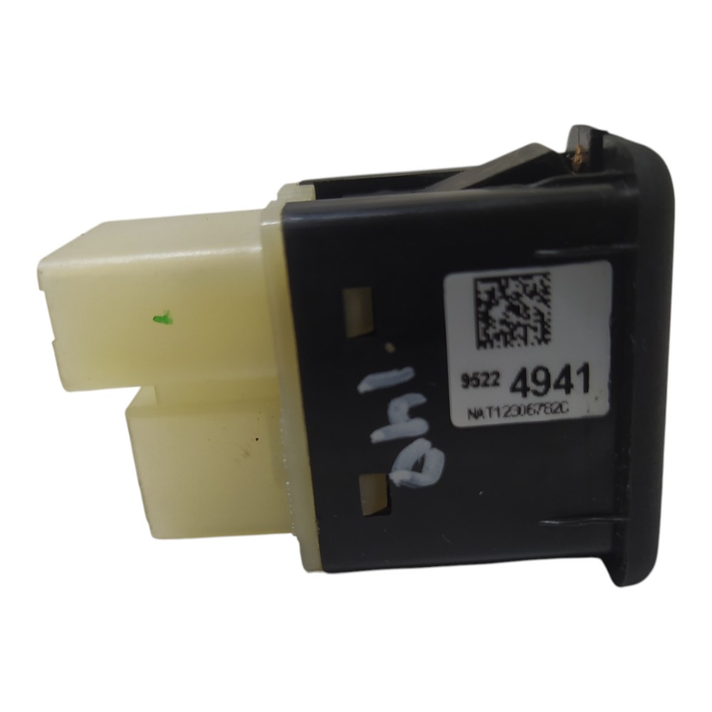 Conector Entrada Usb Auxiliar Painel Gm Onix 2014 V140 4