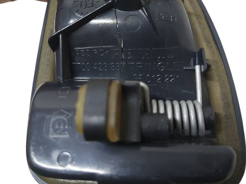 Maçaneta Interna Esquerda Renault Clio / Avaria v158 balcao 4