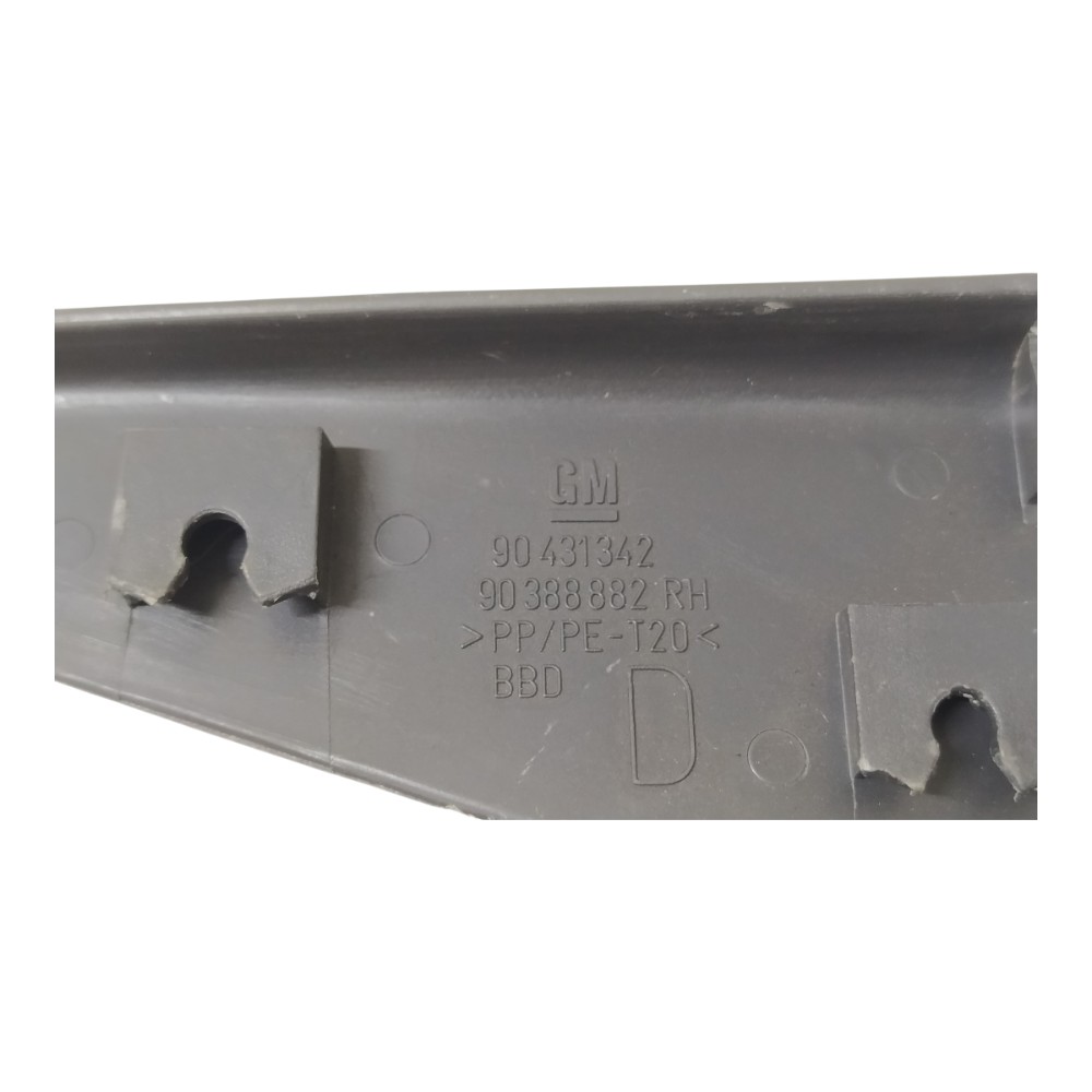 Moldura Porta Traseira Direita Gm Corsa Super 1.0 1998 V146 6