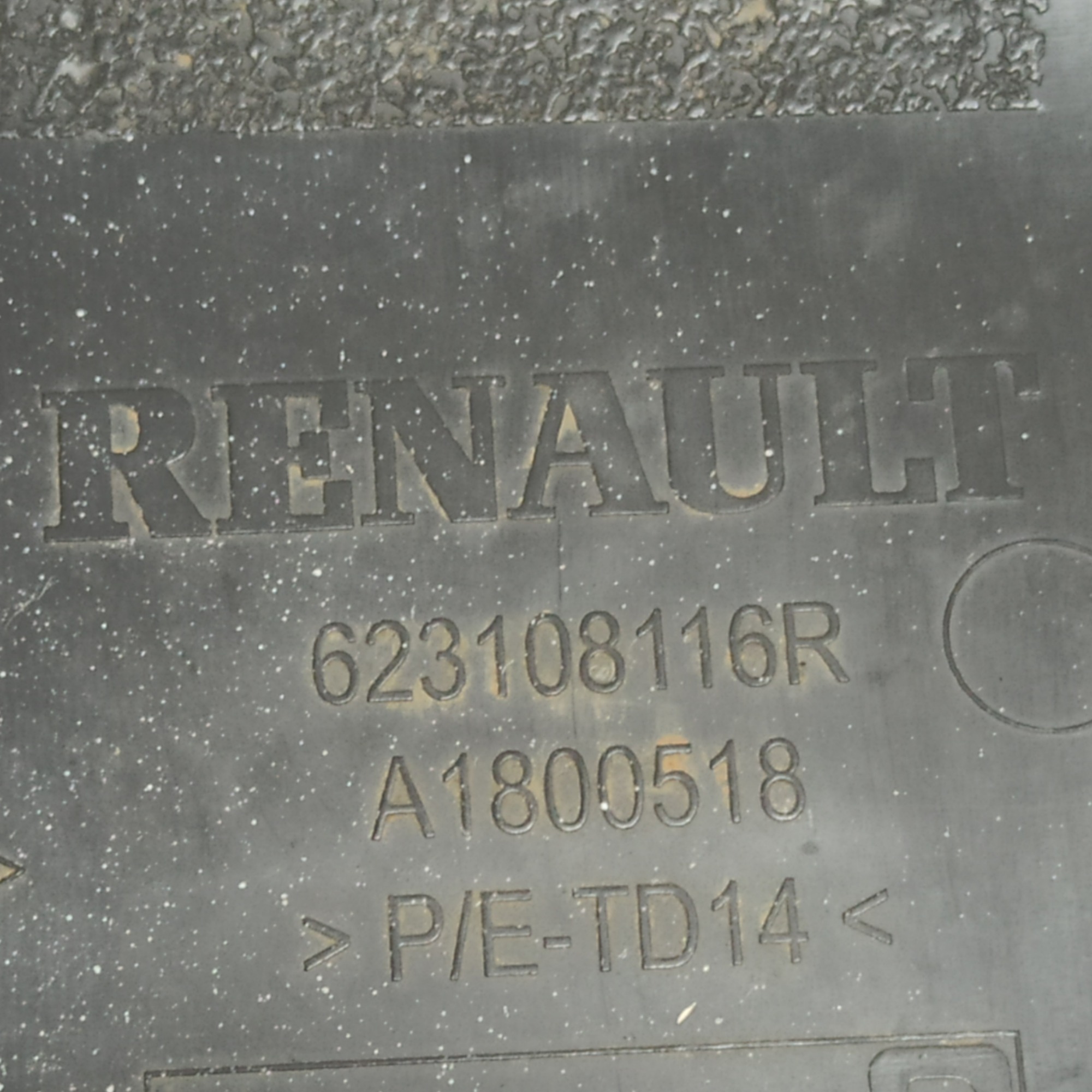 Grade Parachoque Dianteiro Renault Clio 2013/2014  V97 8