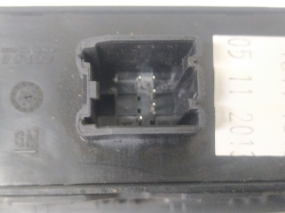Comando Vidro Elétrico Traseiro Direito Gm Onix 2014  V140 5