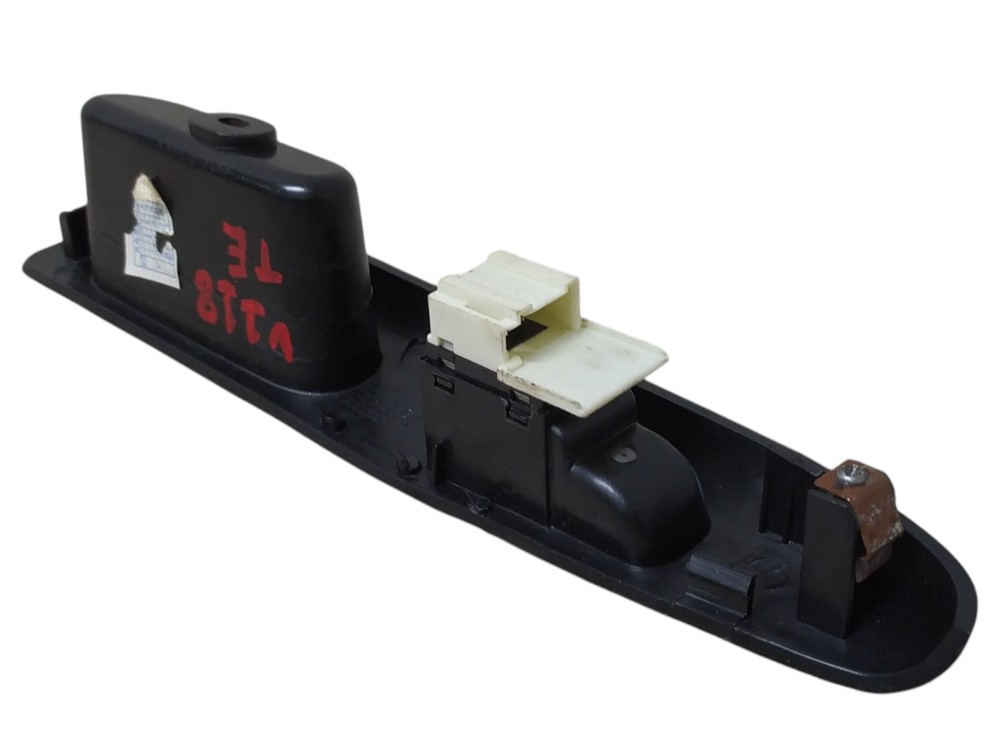 Moldura E Botão Vidro Traseiro Esquerdo Chery Qq 2012 V118 4