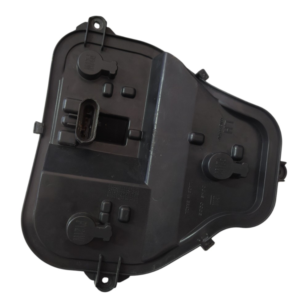 Circuito Lanterna Traseira Esquerda Chevrolet Onix 2014 V140