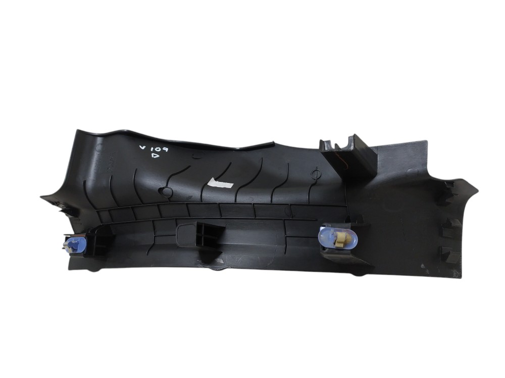 Soleira Porta Traseira Direita Chevrolet Onix 1.0 2015 V109 4