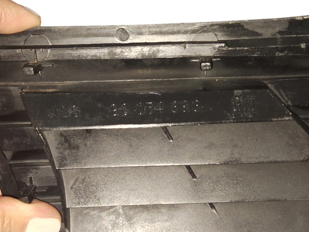 Grade Ventilação Traseira Direita Gm Monza 1985 V149 2