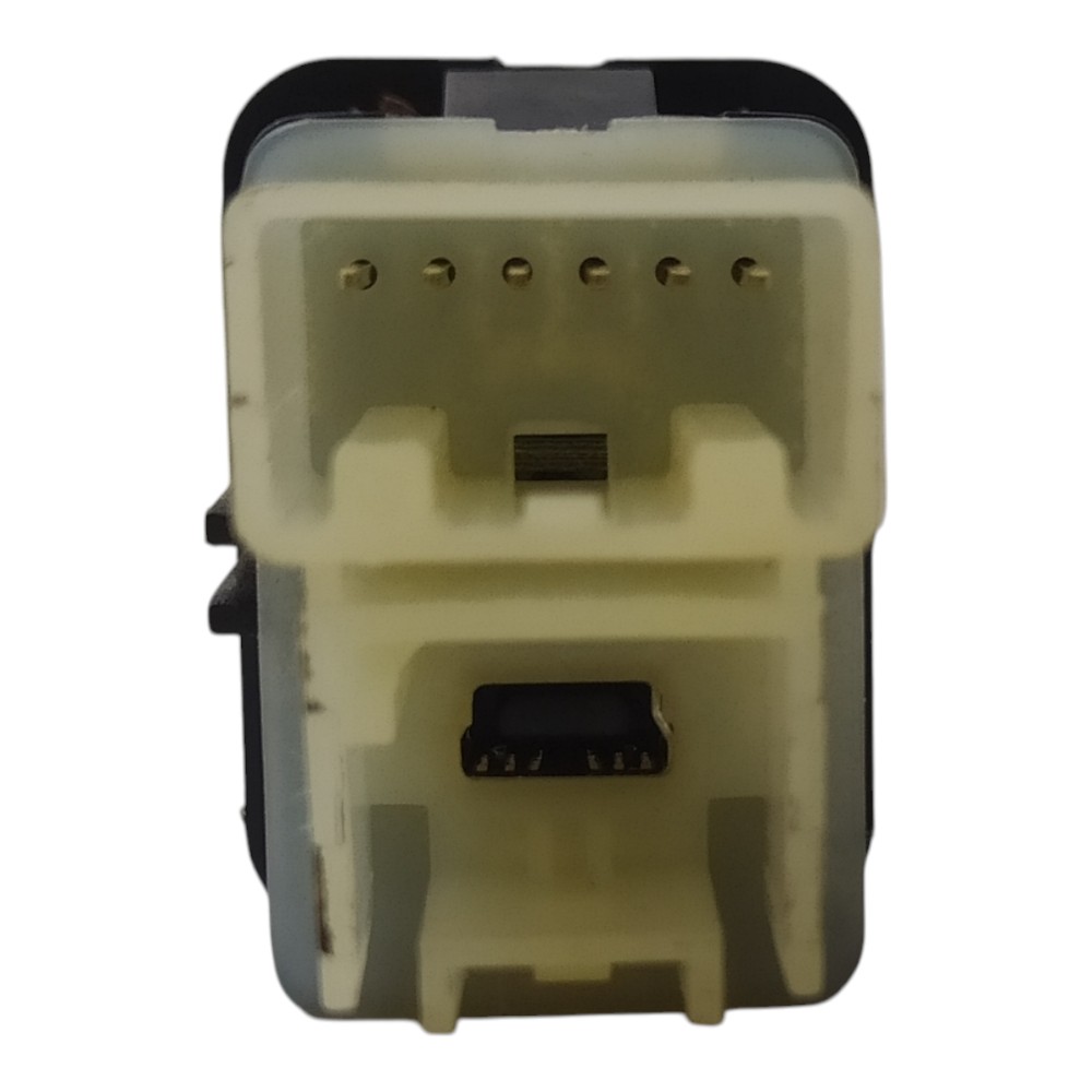 Conector Entrada Usb Auxiliar Painel Gm Onix 2014 V140 2