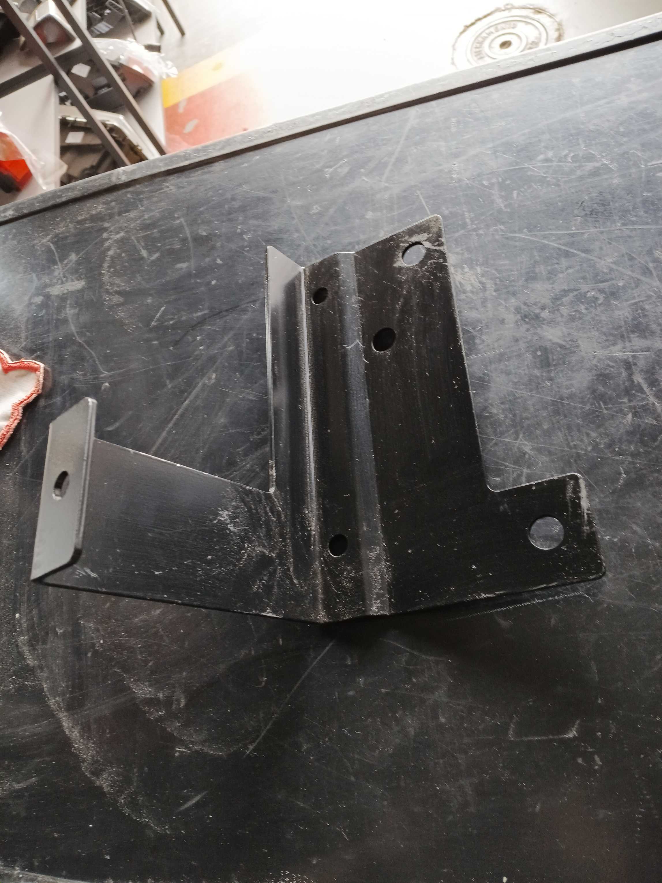 SUPORTE EXTERNO PARA CAMINHÕES