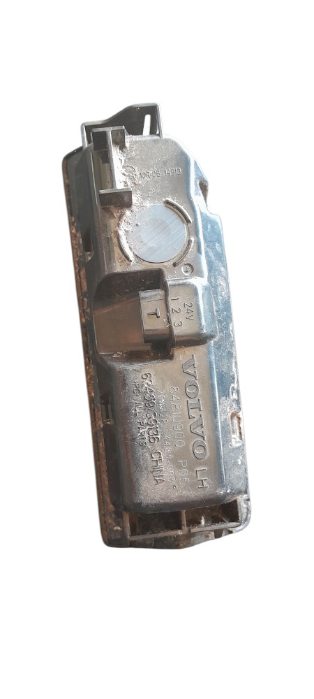Lanterna Forro Da Porta Original Volvo Fh New – 81840900
