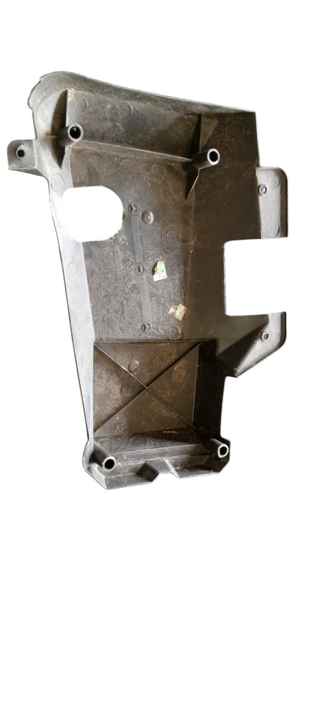 Acabamento Inferior Interno Mercedes Actros – A9416821017 2