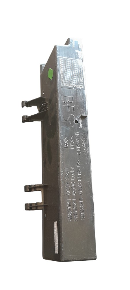 ACABAMENTO DA PORTA LD ORIGINAL MAN TGX – 81626416094 2