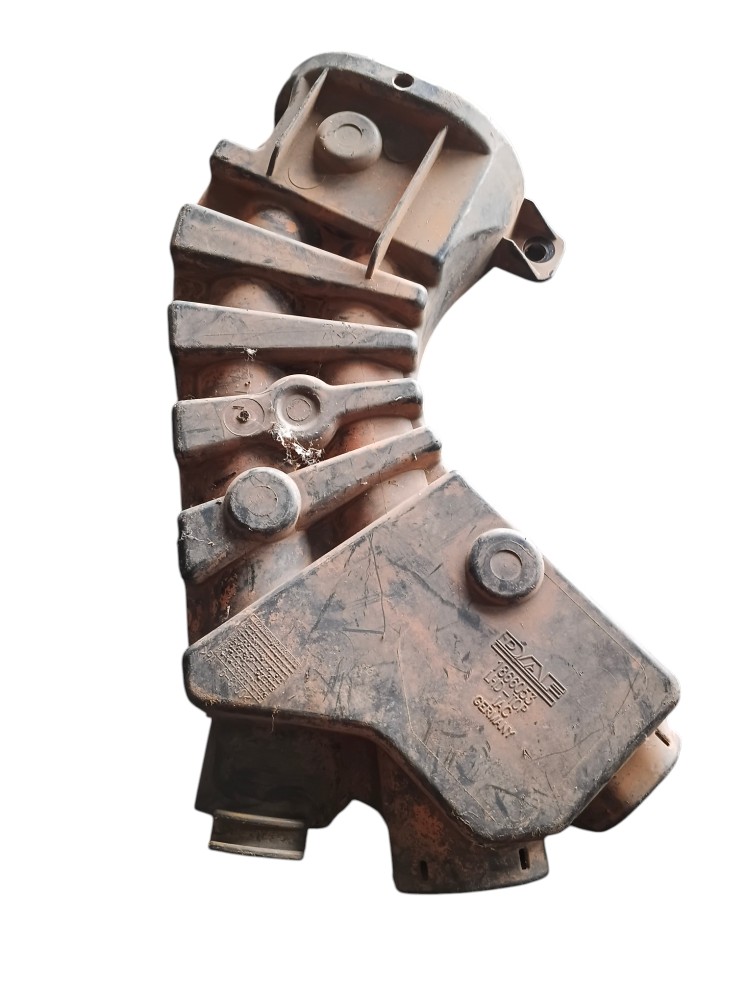 TAMPA GUIA DE CABOS CHASSI ORIGINAL DAF XF – 1866053 3