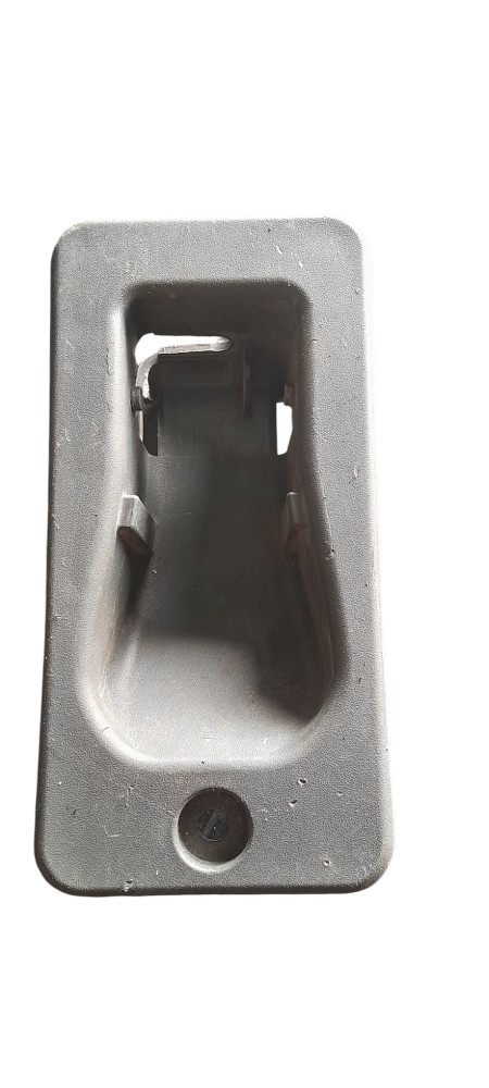 MAÇANETA CAIXA DE FERRAMENTAS ORIGINAL MAN TGX – 81669126207 2