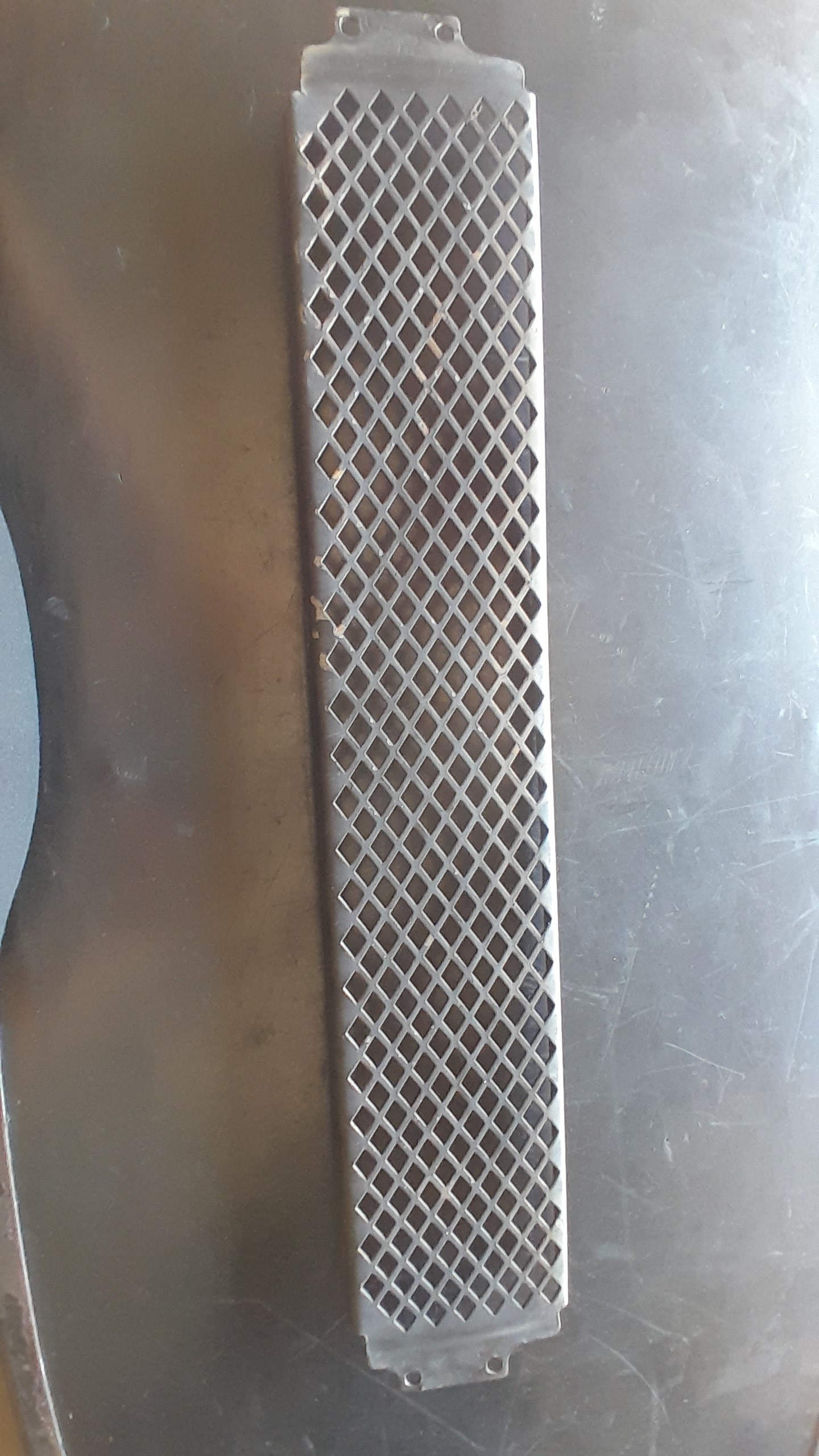 TELA DA GRADE FRONTAL ORIGINAL SCANIA 3