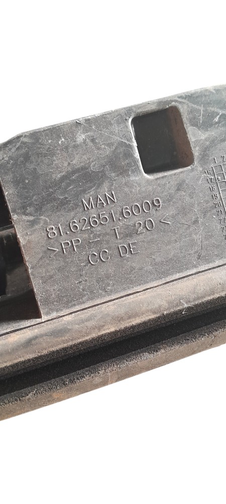 MOLDURA GUIA DA JANELA ORIGINAL MAN TGX – 81626516009 3